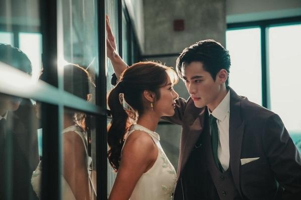 Dhevaprom: Poncheewan